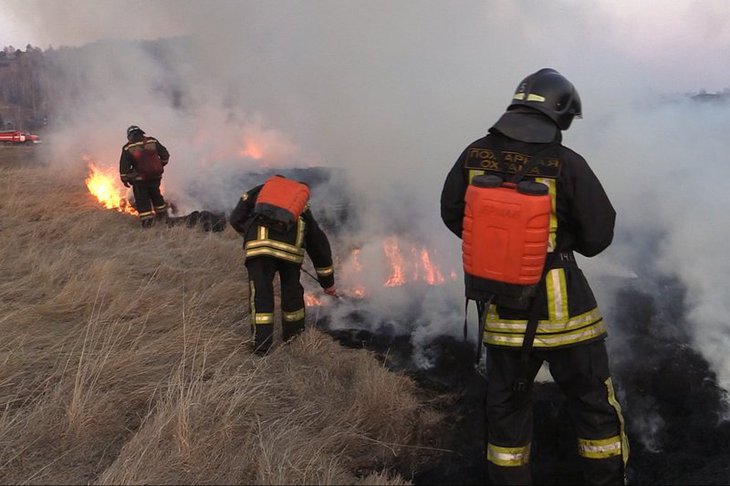 Отжиги травы. Фото пресс-службы ГУ МЧС России по Иркутской области