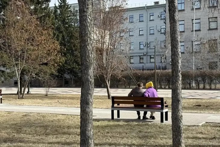 Скамейки. Фото пресс-службы администрации Иркутска