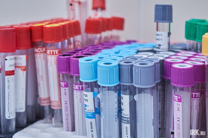 Пробирки для забора крови. Фото Маргариты Романовой, IRK.ru