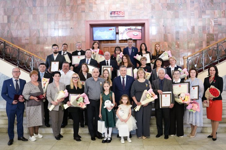 Награжденные жители. Фото пресс-службы правительства Иркутской области