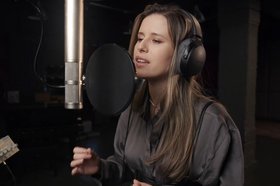Elvira T. Скриншот видео ПЦ «Интеграция»