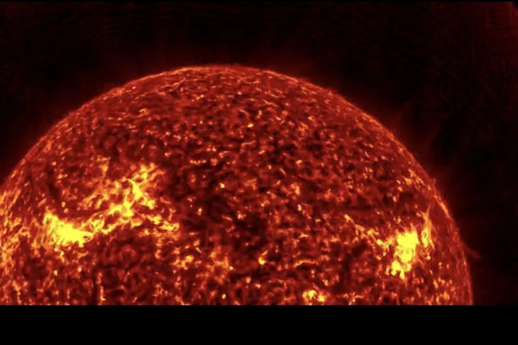 Вспышка на Солнце. Скриншот видео из телеграм-канала лаборатории солнечной астрономии ИКИ РАН