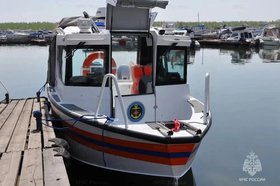 Катер. Фото ГУ МЧС России по Иркутской области