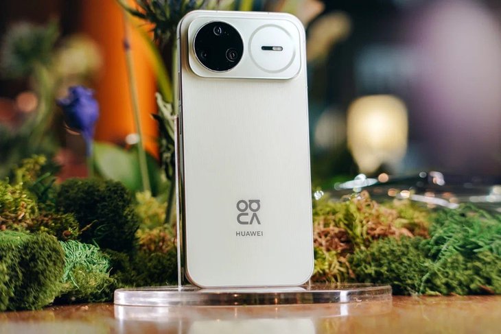 Смартфон. Фото МТС