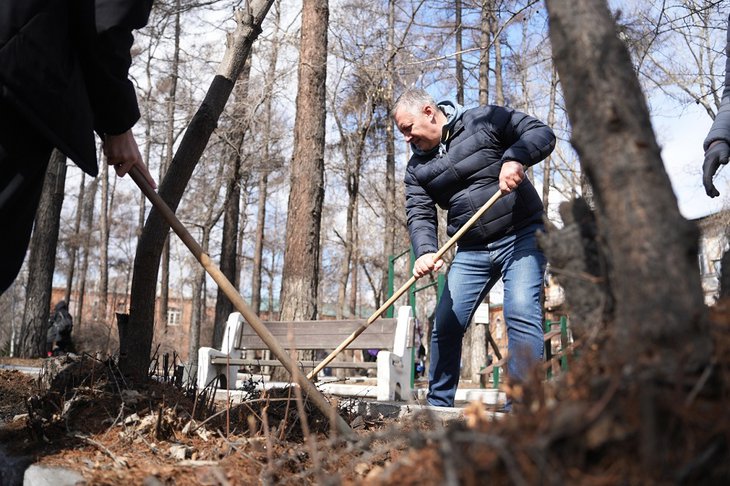 Субботник. Фото пресс-службы правительства Иркутской области