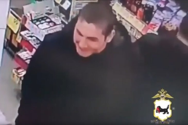 Разыскиваемый мужчина. Скриншот видео ГУ МВД России по Иркутской области