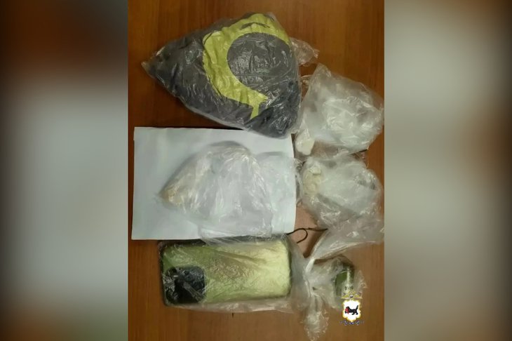 Запрещенные вещества. Фото пресс-службы ГУ МВД России по Иркутской области