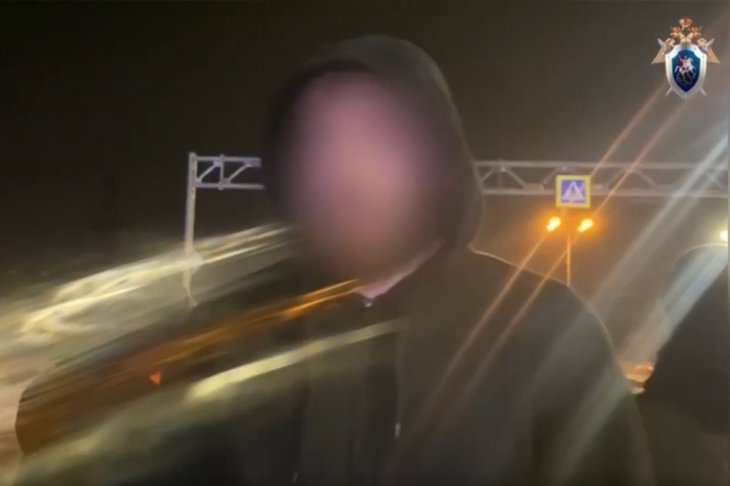 Один из нарушителей. Скриншот видео СУ СКР по Иркутской области