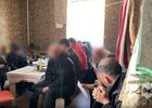 Квартира с мигрантами. Скриншот из видео пресс-службы ГУ МВД России по Иркутской области