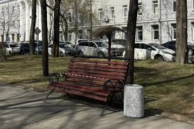 Новая урна на бульваре Гагарина. Фото пресс-службы администрации Иркутска