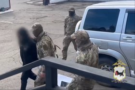 Задержание. Скриншот из видео пресс-службы ГУ МВД России по Иркутской области