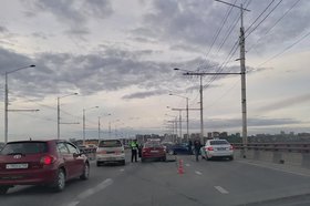 Авария на Академическом мосту. Фото Евгения Павлова