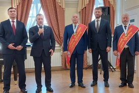 Присвоение звания. Фото пресс-службы правительства Иркутской области