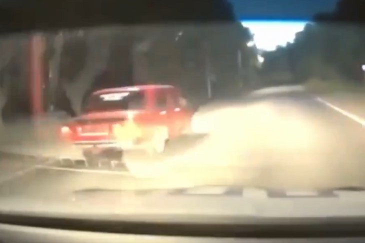 Погоня за автомобилем. Скриншот видео ГУ МВД России по Иркутской области