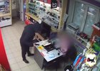 Разбойное нападение. Скриншот видео «МВД Медиа»