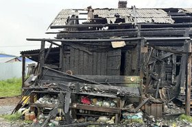 Сгоревший дом. Фото пресс-службы ГУ МЧС России по Иркутской области