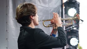 Концерт джазовой музыки в уютном дворике Галереи Виктора Бронштейна