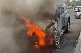 Горящий автомобиль. Скриншот видео ГУ МЧС России по Иркутской области