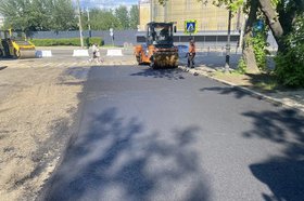 Укладка асфальта. Фото пресс-службы администрации Иркутска