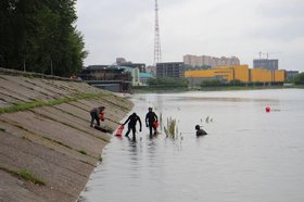 Очистка дна Ангары от мусора. Фото пресс-службы администрации Иркутска