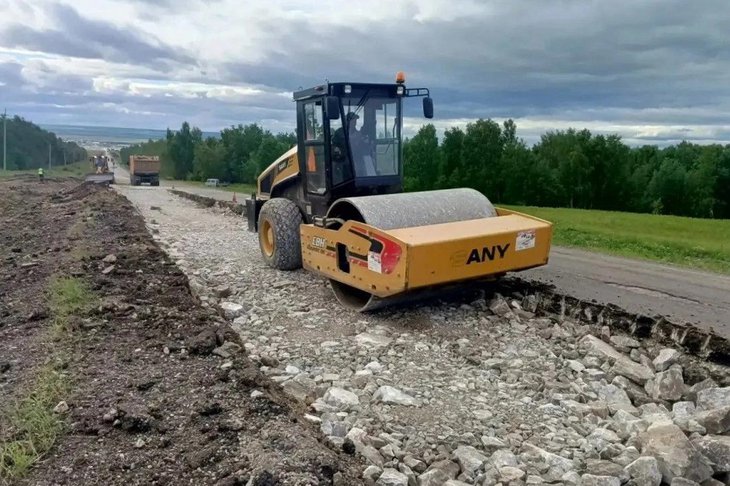 Ремонт дороги. Фото Дирекции по строительству и эксплуатации автомобильных дорог Иркутской области