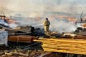 Пожар в Хомутово. Фото пресс-службы ГУ МЧС России по Иркутской области