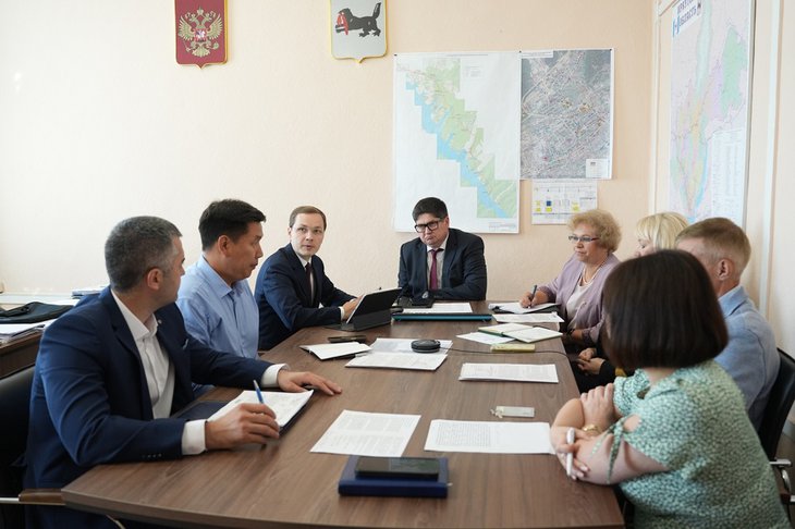 Совещание. Фото пресс-службы правительства Иркутской области