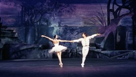 TheatreHD. Нуреев: Лебединое озеро