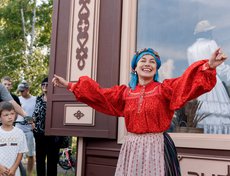 Тема третьей инсталляции – прибытие первого поезда Транссибирской магистрали и становление Иркутска одним из важнейших железнодорожных узлов Сибири