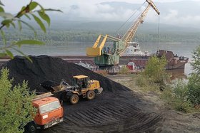 Завоз топлива. Фото пресс-службы правительства Иркутской области