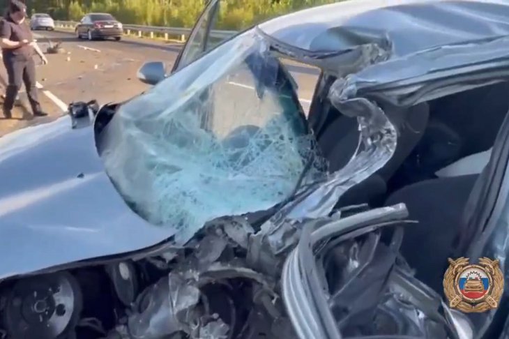 Автомобиль Hyundai Elantra после ДТП. Скриншот видео Госавтоинспекции Иркутской области