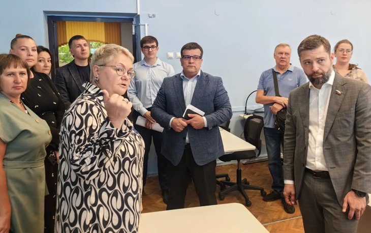 Приемка школ. Фото пресс-службы правительства Иркутской области
