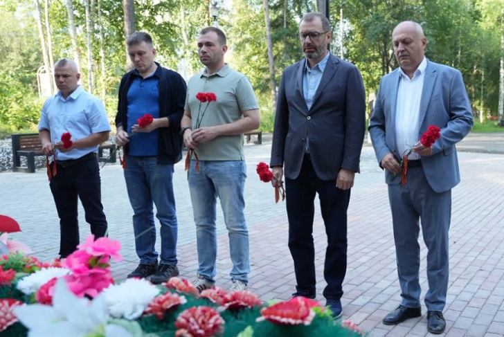 Депутаты ЗС в Усть-Илимске. Фото IRK.ru