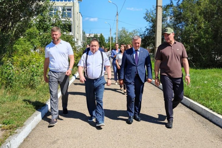 Осмотр. Фото пресс-службы думы Иркутска