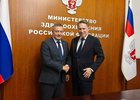 Игорь Кобзев и Михаил Мурашко. Фото пресс-службы правительства Иркутской области