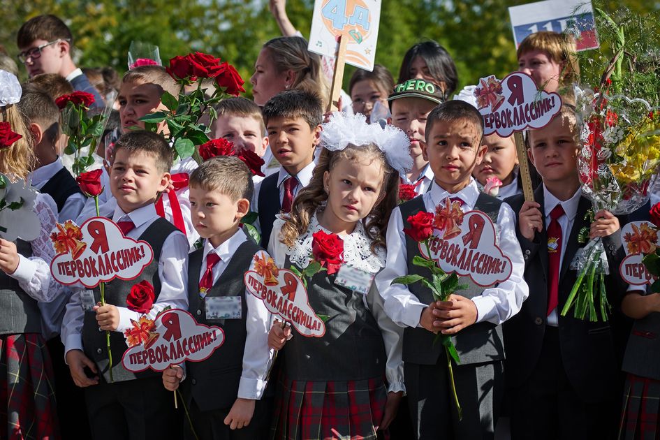 «Звенит, звенит звонок!». В Иркутске прошли школьные линейки