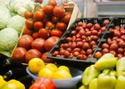 Овощи и фрукты на рынке. Фото Никиты Пяткова из архива IRK.ru