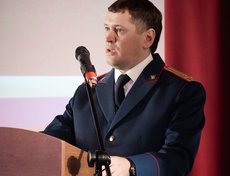 Исполняющий обязанности руководителя следственного управления СК РФ по Иркутской области Виктор Семёнов отметил важность духовно-нравственного воспитания молодого поколения через искусство, патриотизм и любовь к Родине.