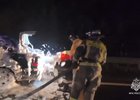 Тушение пожара в автомобиле. Фото пресс-службы ГУ МЧС России по Иркутской области