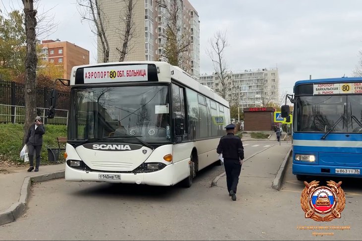 Автобус нарушителя. Скриншот видео Госавтоинспекции Иркутска