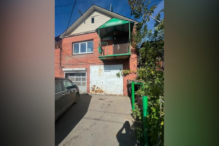 Дом с незаконным балконом. Фото пресс-службы ГУФССП России по Иркутской области