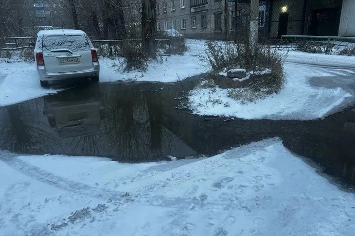 Предаварийная ситуация на сетях канализации. Фото из соцсетей Сергея Анисимова