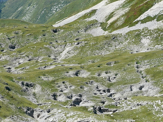 Плато Арабика. Потенциальные входы в пещеры