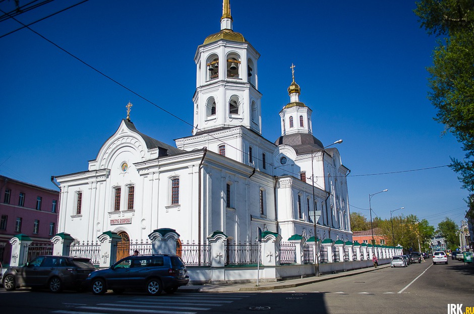 Харлампиевский Михайло-Архангельский храм (ул. 5-й Армии, 59). Первый и единственный морской храм города Иркутска. В 19 веке в нем священнослужители благословляли моряков перед плаванием.