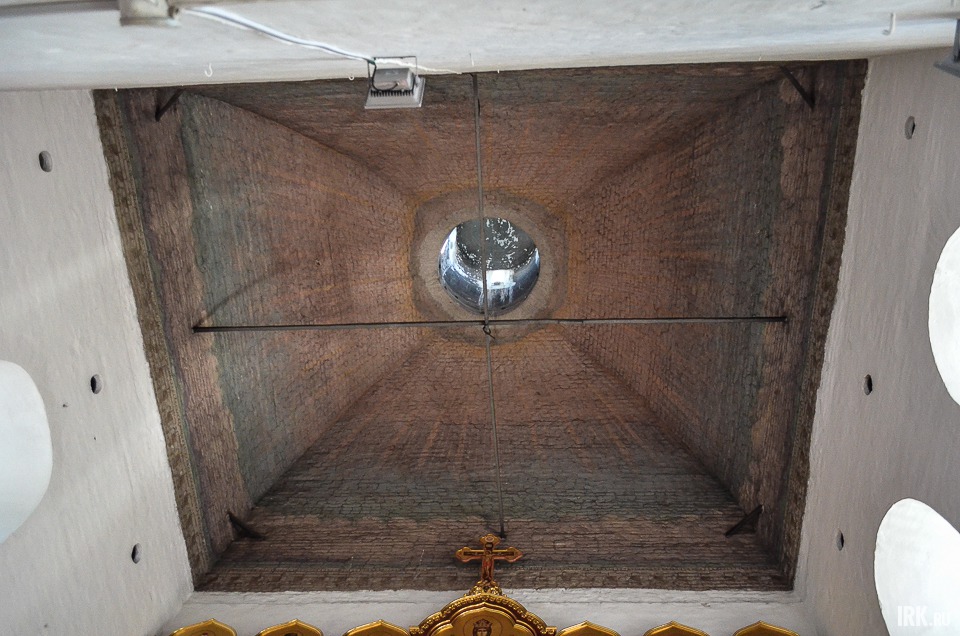 Спасская церковь была любима и оберегаема  многими поколениями иркутян. Церковь не разрушили, когда разбирали острог, восстановили после сильного землетрясения, два дня поливали водой во время пожара 1879 года.