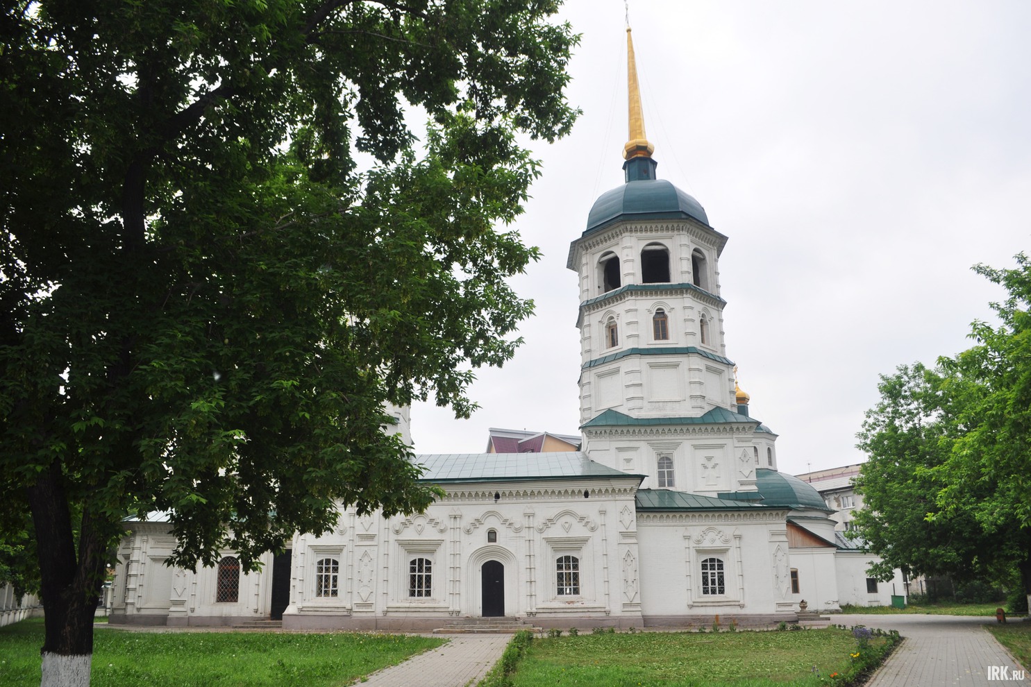 Свято-Троицкий храм (ул. 5-й Армии, 8). Один из старейших православных храмов Иркутска.