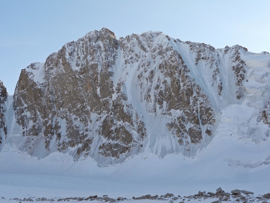 Пик Свободная Корея (Киргизский хребет Тянь-Шаня, высота 4 740 метров)