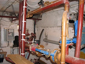 Система отопления в жилом доме. Фото с сайта teplopunkt.ru