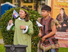 В празднике приняли участие 17 национально-культурных центров, а также представители народов, проживающих в Иркутске и Иркутской области.