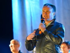 С приветственной речью выступил врио губернатора Иркутской области Сергей Ерощенко.